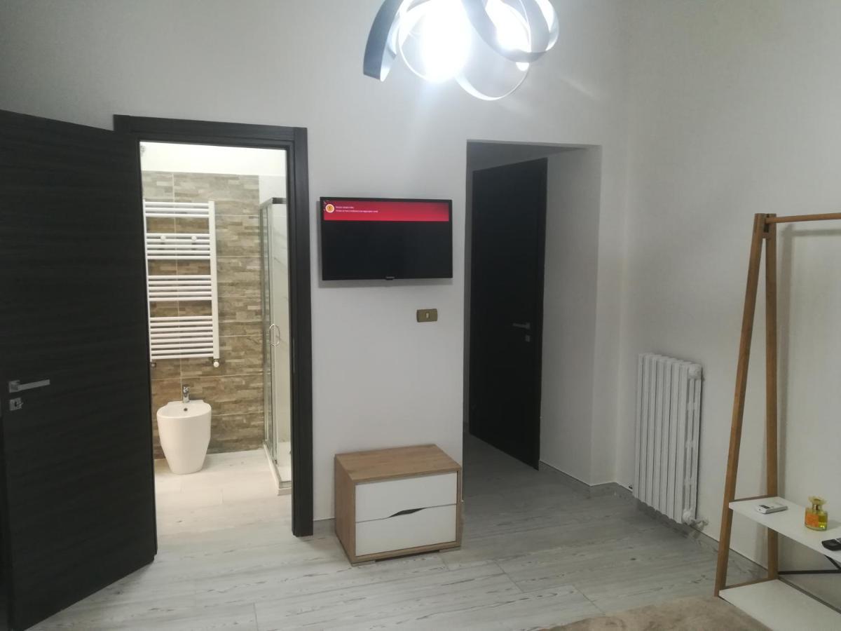 Home Mazzei Piazza Bilotti Cosenza Phòng bức ảnh