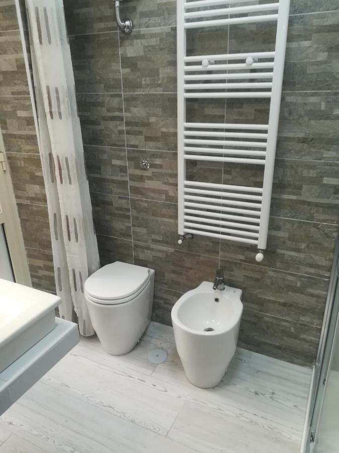 Home Mazzei Piazza Bilotti Cosenza Phòng bức ảnh