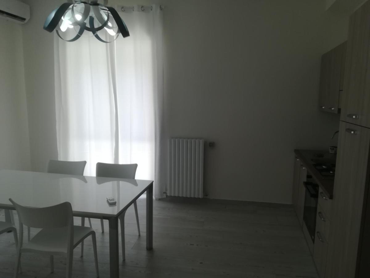 Home Mazzei Piazza Bilotti Cosenza Phòng bức ảnh