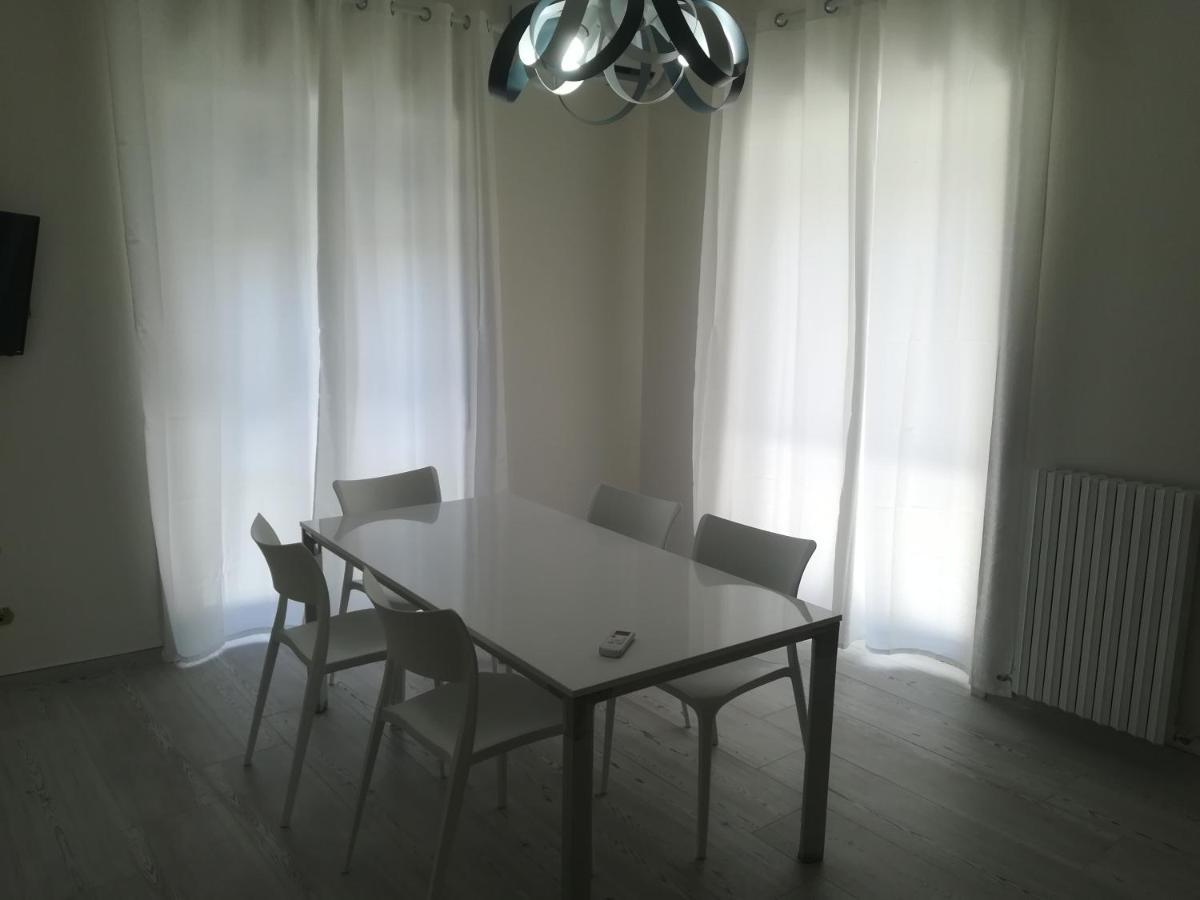 Home Mazzei Piazza Bilotti Cosenza Phòng bức ảnh