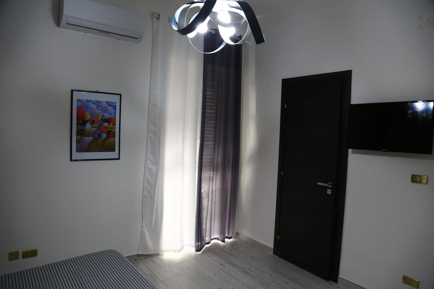 Home Mazzei Piazza Bilotti Cosenza Phòng bức ảnh