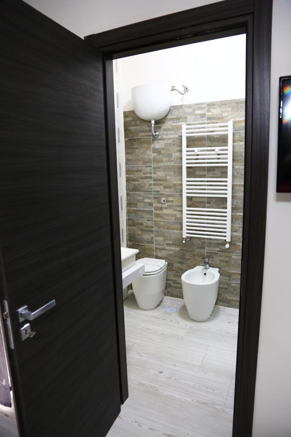 Home Mazzei Piazza Bilotti Cosenza Phòng bức ảnh