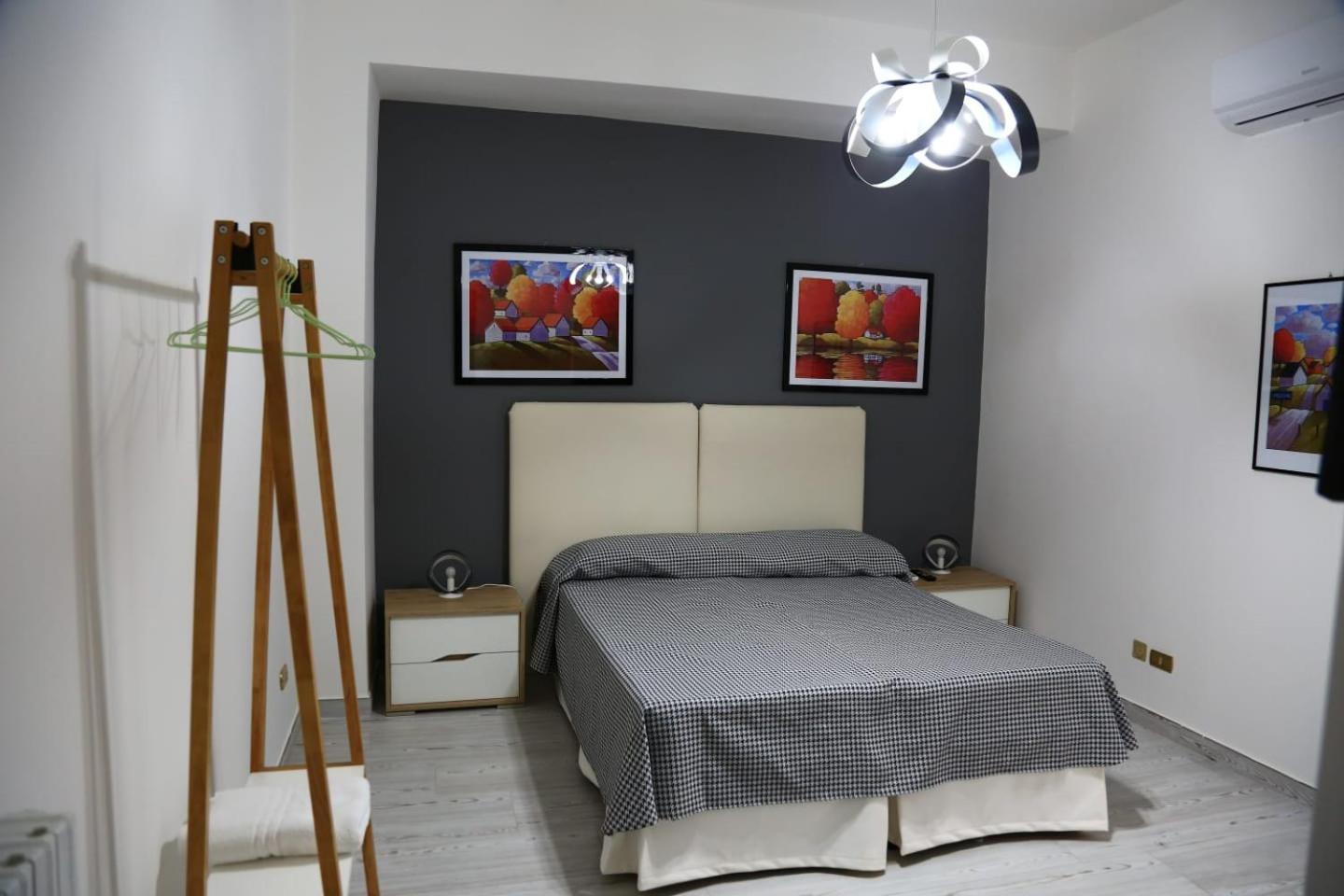 Home Mazzei Piazza Bilotti Cosenza Phòng bức ảnh